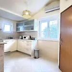 Apartment Spacious In Near Garden - 4 Min