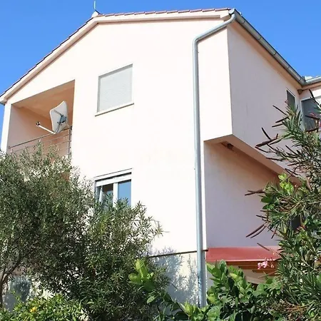 Apartmán Spacious In Near Garden - 4 Min *