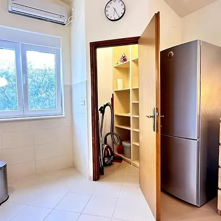 Spacious In Near Garden - 4 Min Appartement