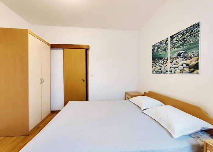 Spacious In Near Garden - 4 Min アパート