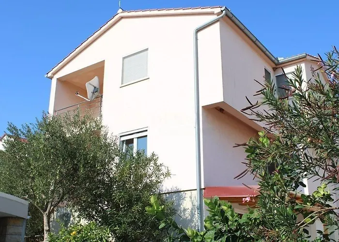 Appartement Spacious In Near Garden - 4 Min *